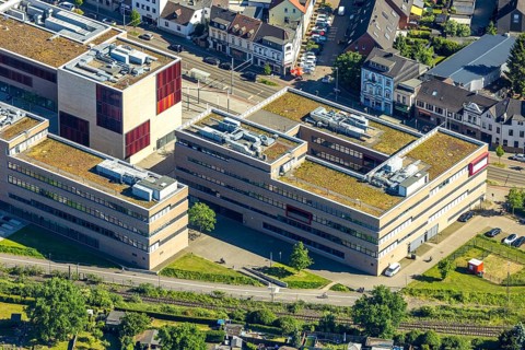 Aerial view, Hochschule Ruhr West - Campus Mülheim, close-up with dead end of the Ruhr RS1 cycle
