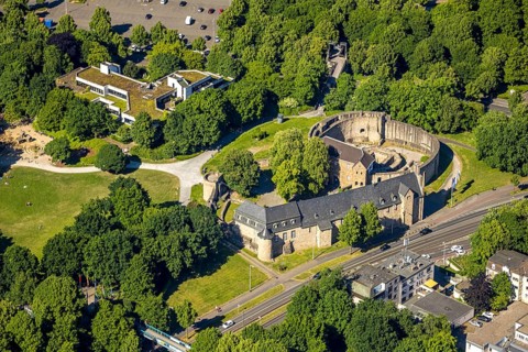 Aerial view, Broich Castle, historical sight, behind Heinrich-Thöne Adult Education Centre VHS,