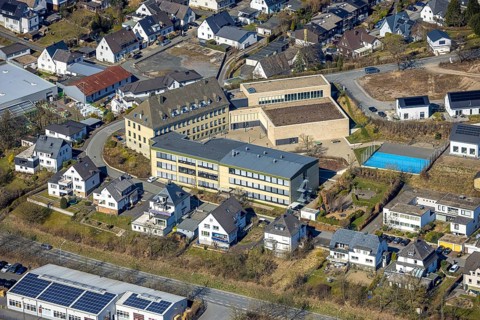 Aerial view, St. Walburga-Realschule, An Klocken Kapelle, building area and residential area,
