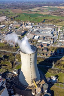 Aerial view, Trianel Kohlekraftwerk Lünen GmbH with smoking cooling tower, Lippholthausen, Lünen,