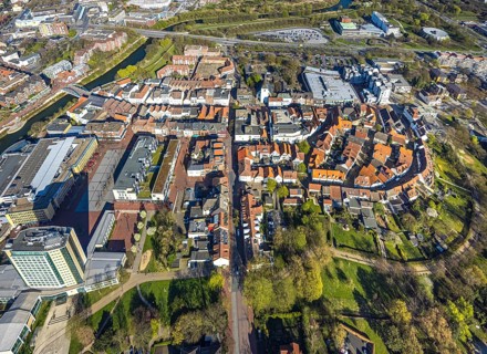 Aerial view, local view pedestrian zone Lange Straße, shopping centre at Christinentor with office