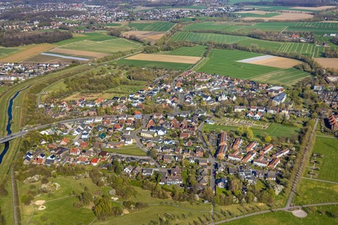 Aerial view, residential area, local view Horstmar at the river Seseke, catholic cemetery Lünen,
