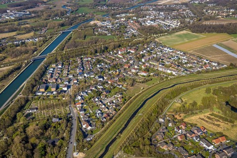 Aerial view, residential area, local view Horstmar at the Datteln-Hamm canal and river Seseke,
