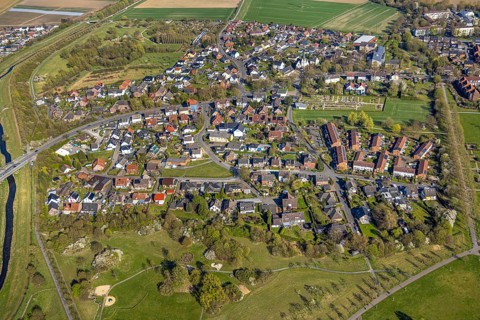 Aerial view, residential area, local view Horstmar at the river Seseke, catholic cemetery Lünen,