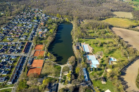 Aerial view, outdoor swimming pool and Cappenberger See, tennis courts Tennisverein Altlünen 1956 e
