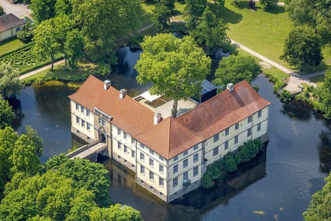 Aerial view, Strünkede Castle moated castle with moat and castle park, Baukau, Herne, Ruhr area,
