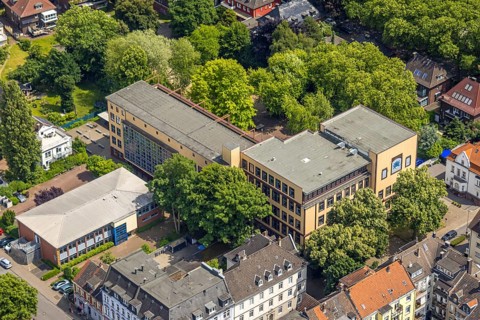 Aerial view, Haranni-Gymnasium and residential area Viktor-Reuter Straße corner