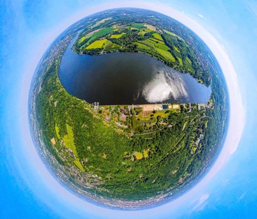 Aerial view, Lake Baldeney and Seaside Beach, below city forest, above district Fischlaken meadows