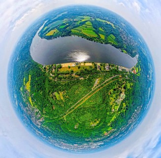 Aerial view, Lake Baldeney with Seaside Beach lido and city forest, Villa Hügel on the right,