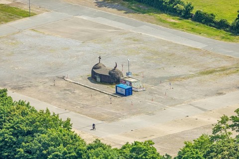 Aerial view, open space AltCrange, shaft 5 on the Cranger Kirmesplatz and concrete bunker with