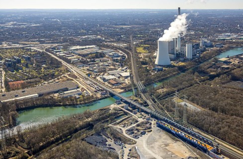 Aerial view, Rhine-Herne Canal, STEAG cogeneration plant Herne and cooling tower with steam cloud,