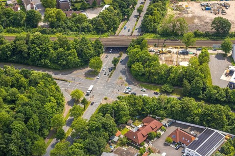 Aerial view, railway bridge at the intersection of Berlinerstrasse and Wakefieldstrasse,