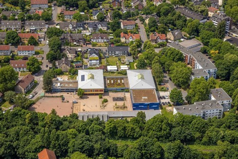 Aerial view, Michaelschule primary school with schoolyard and indoor swimming pool, Wanne, Herne,