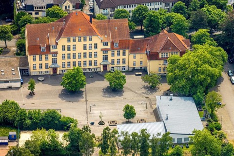 Aerial view, Waldstraße grammar school with schoolyard, Hattingen, Ruhr area, North