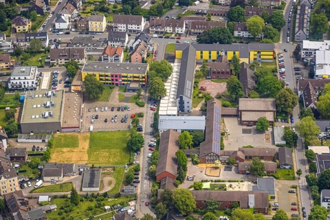 Aerial view, Berufskolleg Hattingen and Gemeinschaftsgrundschule GGS Bruchfeld roof with solar