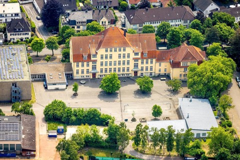 Aerial view, Waldstraße grammar school with schoolyard, Hattingen, Ruhr area, North