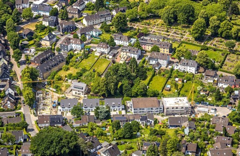 Aerial view, construction sites on Lindenstraße, residential buildings with meadows and allotments,