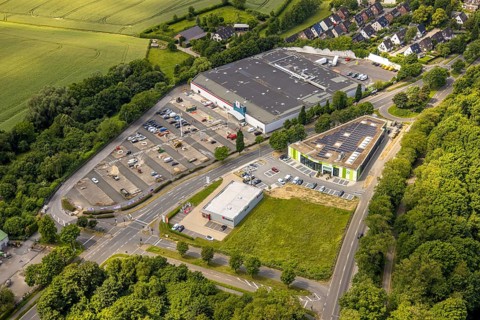 Aerial view, Kaufland supermarket with car park, new building Raiffeisen-Markt Heiligenhaus garden
