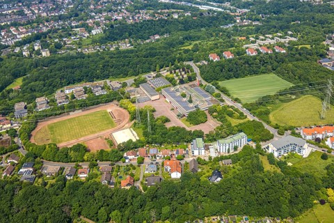 Aerial view, sports centre Holthausen and grammar school Holthausen Lindstockstraße with solar