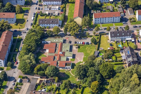Aerial view, kindergarten of the Arbeiterwohlfahrt, Brauck, swimming pool in the garden of the