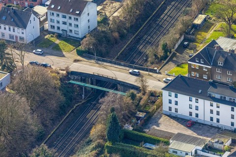 Aerial view, bridge Voßstraße over the railway line, residential area, Zweckel, Gladbeck, Ruhr