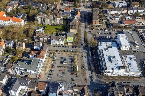 Aerial view, Glückauf Centre and market square with car parks, Gladbeck, Ruhr area, North