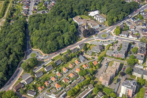 Aerial view, roundabout and cycle paths Friedrich-Ebert-Straße and Hammer Straße with Evangelical