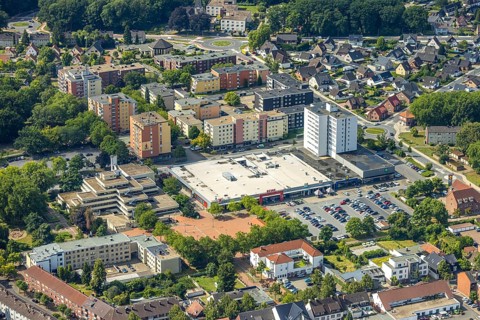 Aerial view, Rathaus-Center and Höveler Markt, car parks, Bürgeramt Terrassenhaus and high-rise