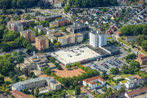 Aerial view, Rathaus-Center and Höveler Markt, car parks, Bürgeramt Terrassenhaus and high-rise