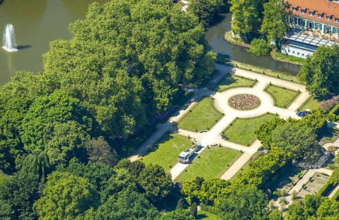 Aerial view, Schloss Berge with castle park, moated castle and hotel, Erle, Gelsenkirchen, Ruhr