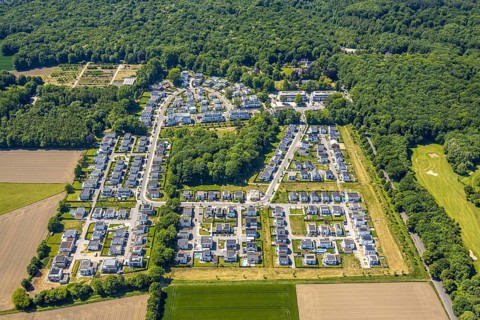 Aerial view, new development area Am Buerschen Waldbogen, Zur Marienkapelle, semi-circular housing