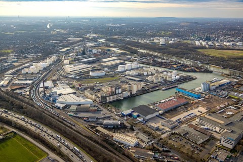 Aerial view, city harbour and Rhine-Herne Canal, goods train connection, behind BP Ruhr oil, below