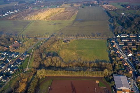 Aerial view, potential construction area south and north of Horster Straße, meadows and fields of