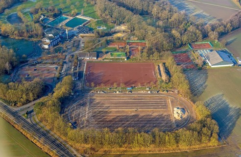 Aerial view, Selbachpark, sports field football stadium 1. FC Pelkum e.V. and tennis courts,