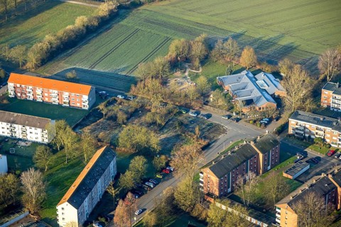 Aerial view, Heilig Kreuz catholic kindergarten, Herringen district, Hamm, Ruhr area, North