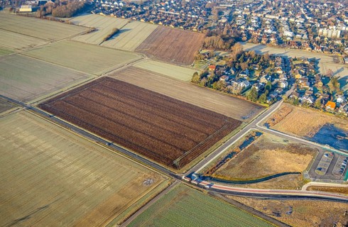 Aerial view, Südfeldweg connection to Westtünnen railway station, meadows and fields with
