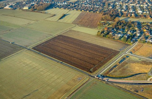 Aerial view, Südfeldweg connection to Westtünnen railway station, meadows and fields with