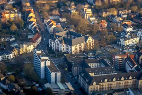 ATTENTION Photos with partial blurring created by tilt technique on the lens side, aerial view,