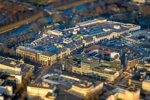 ATTENTION Photos with partial blurring caused by tilt technique on the lens side, aerial view,