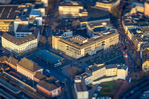 ATTENTION Photos with partial blurring caused by tilt technique on the lens side, aerial view,