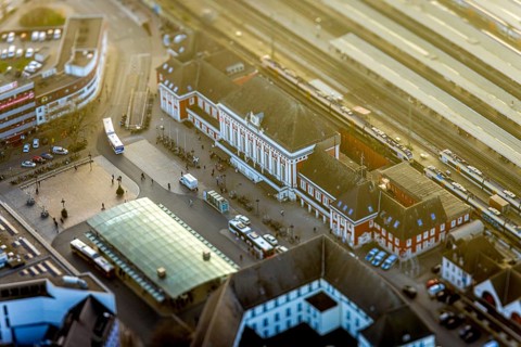 ATTENTION Photos with partial blurring created by tilt technique on the lens side, aerial view,