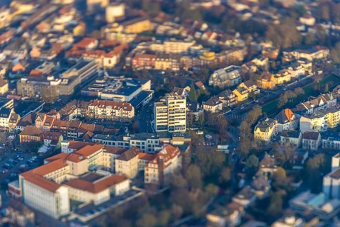 ATTENTION Photos with partial blurring created by tilt technique on the lens side, aerial view,