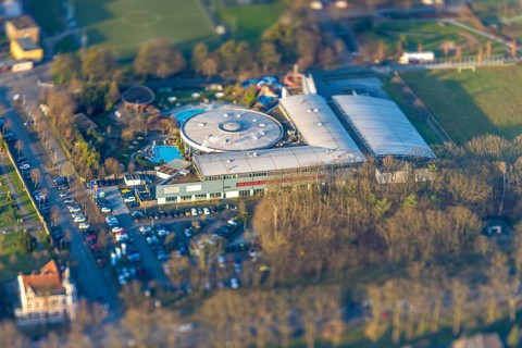 ATTENTION Photos with partial blurring caused by tilt technique on the lens side, aerial view,