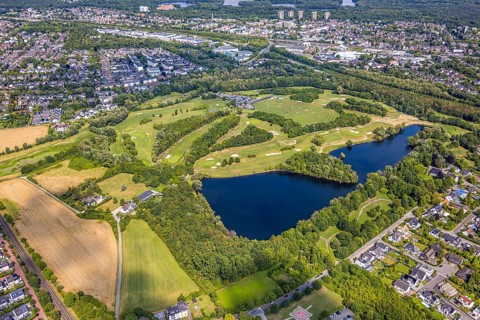 Aerial view, golf club and golf course Huckingen Nordplatz, golf meadow and bunker, Huckingen,