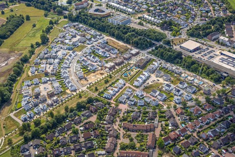 Aerial view, Duisburg-Süd, residential area Angerbogen, Am Alten Angerbach, semi-circular new
