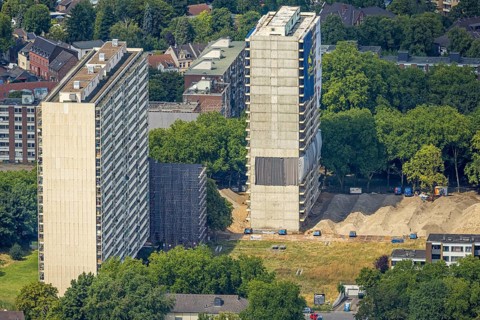 Aerial view, white giant high-rise buildings, social hotspot, three days in front of the demolition