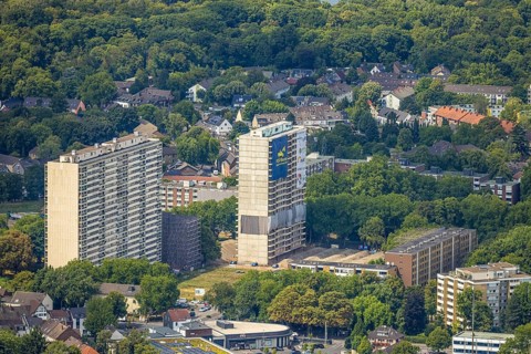 Aerial view, white giant high-rise buildings, social hotspot, three days in front of the demolition