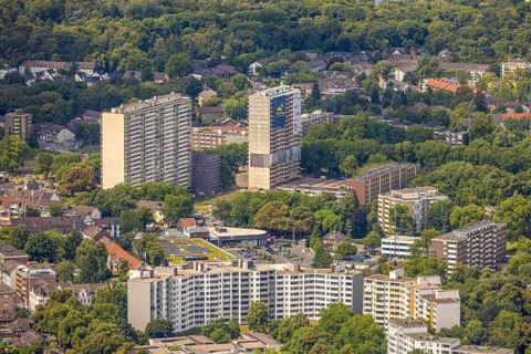 Aerial view, white giant high-rise buildings, social hotspot, three days in front of the demolition