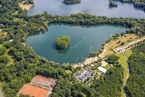 Aerial view, Toeppersee and Tegge with water ski facility and leisure centre, Rumeln-Kaldenhausen,