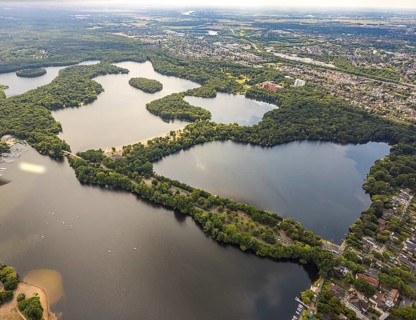 Aerial view, Sechs-Seen-Platte and outdoor swimming pool Wolfssee with sandy beach, Wedau,